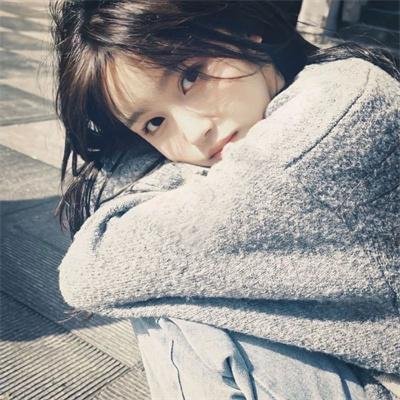 她在灯火阑珊处